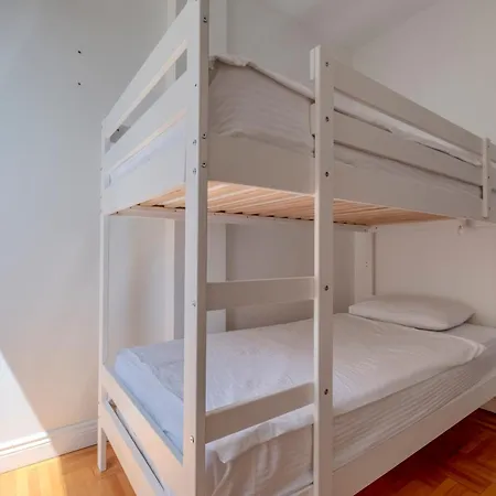 5-bedroom Bospohurs View - Spaciousness With Balcony & Elevator * Istanbul