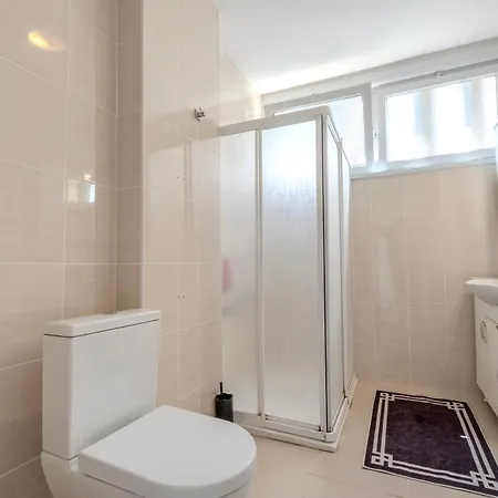 5-bedroom Bospohurs View - Spaciousness With Balcony & Elevator