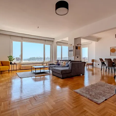 5-bedroom Bospohurs View - Spaciousness With Balcony & Elevator 公寓 伊斯坦布尔