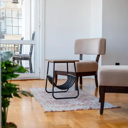 5-bedroom Bospohurs View - Spaciousness With Balcony & Elevator
