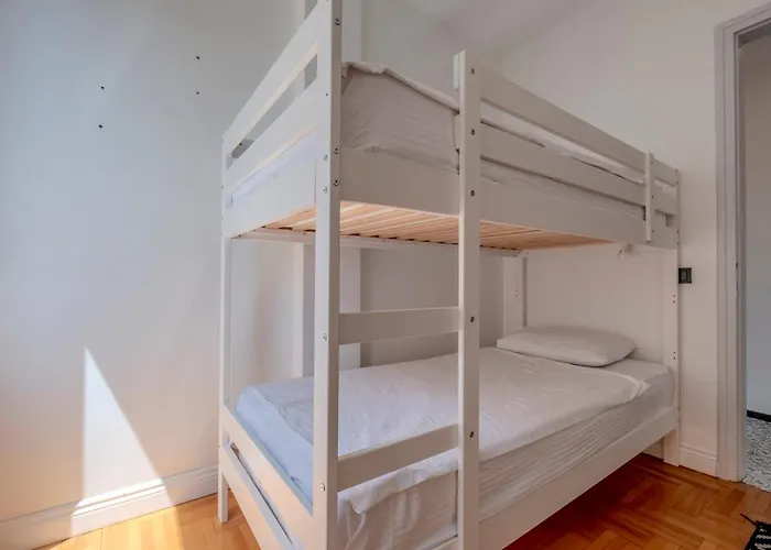 5-bedroom Bospohurs View - Spaciousness With Balcony & Elevator * Istanbul