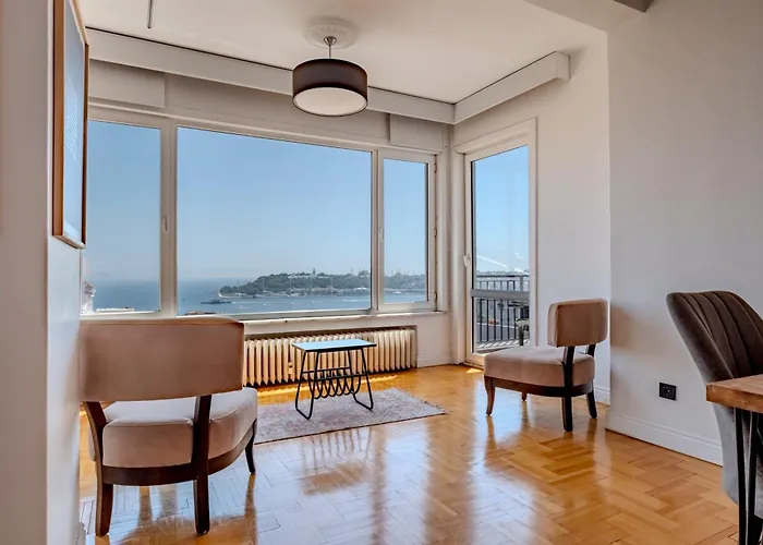 5-bedroom Bospohurs View - Spaciousness With Balcony & Elevator Apartment Istanbul