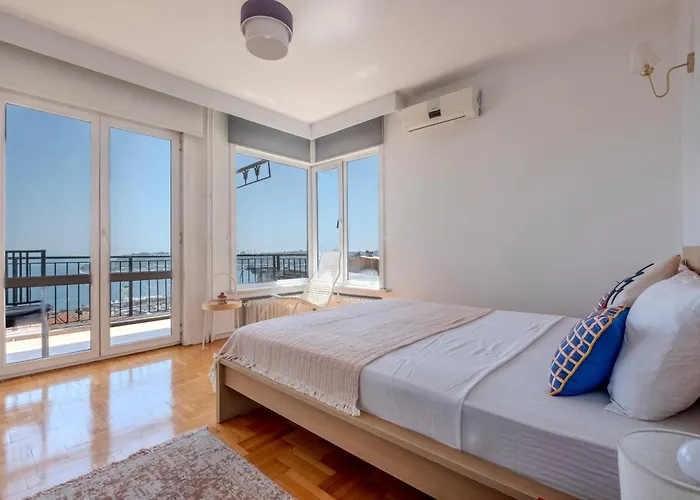 5-bedroom Bospohurs View - Spaciousness With Balcony & Elevator * 伊斯坦布尔