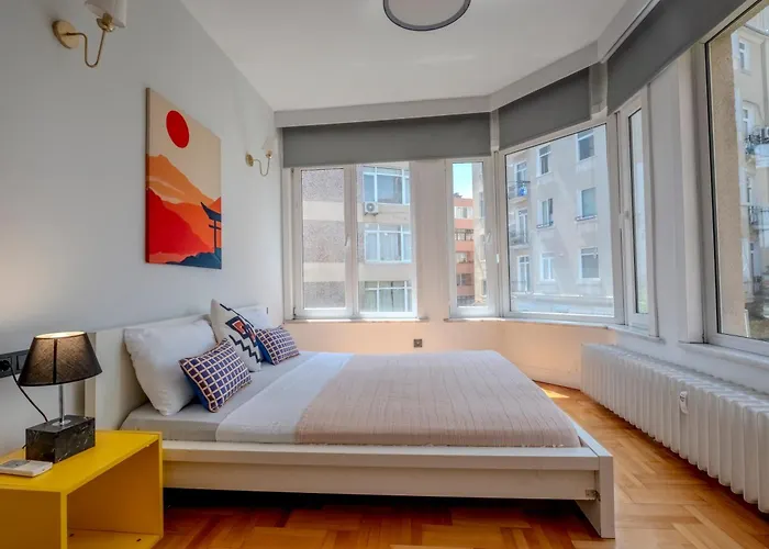 5-bedroom Bospohurs View - Spaciousness With Balcony & Elevator Apartment *