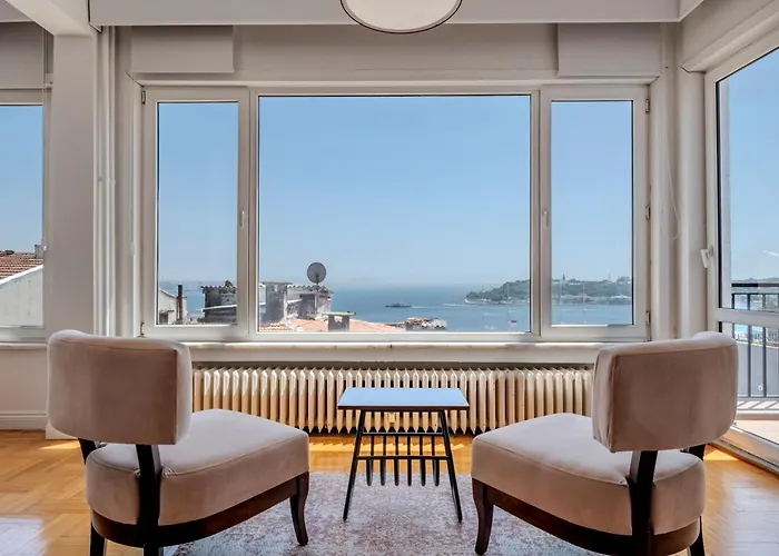 5-bedroom Bospohurs View - Spaciousness With Balcony & Elevator 公寓 *