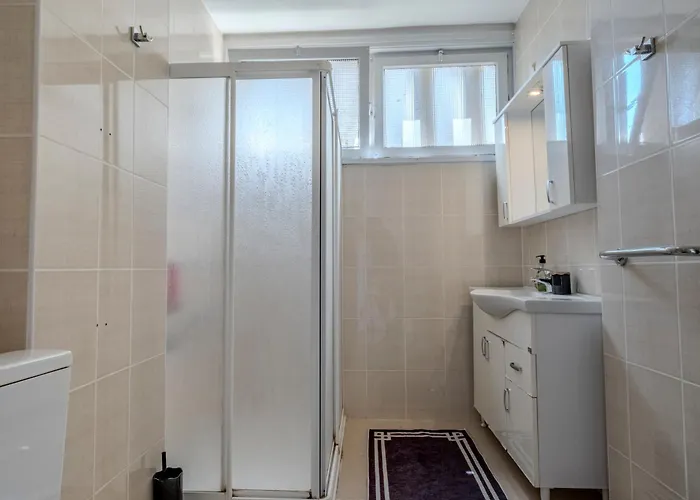 5-bedroom Bospohurs View - Spaciousness With Balcony & Elevator Apartment