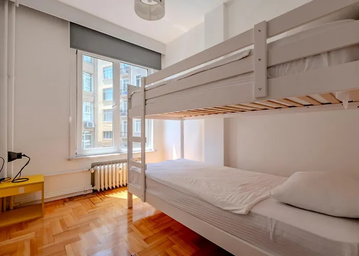 Apartment 5-bedroom Bospohurs View - Spaciousness With Balcony & Elevator *