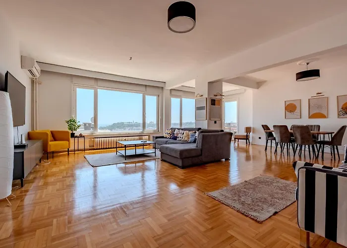 5-bedroom Bospohurs View - Spaciousness With Balcony & Elevator 公寓 伊斯坦布尔