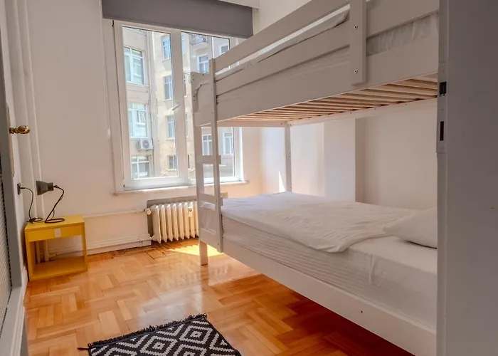 Apartment 5-bedroom Bospohurs View - Spaciousness With Balcony & Elevator *