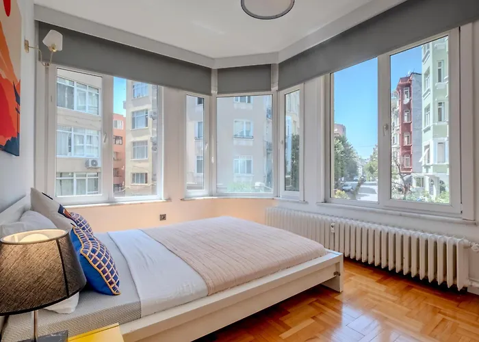 5-bedroom Bospohurs View - Spaciousness With Balcony & Elevator * Istanbul